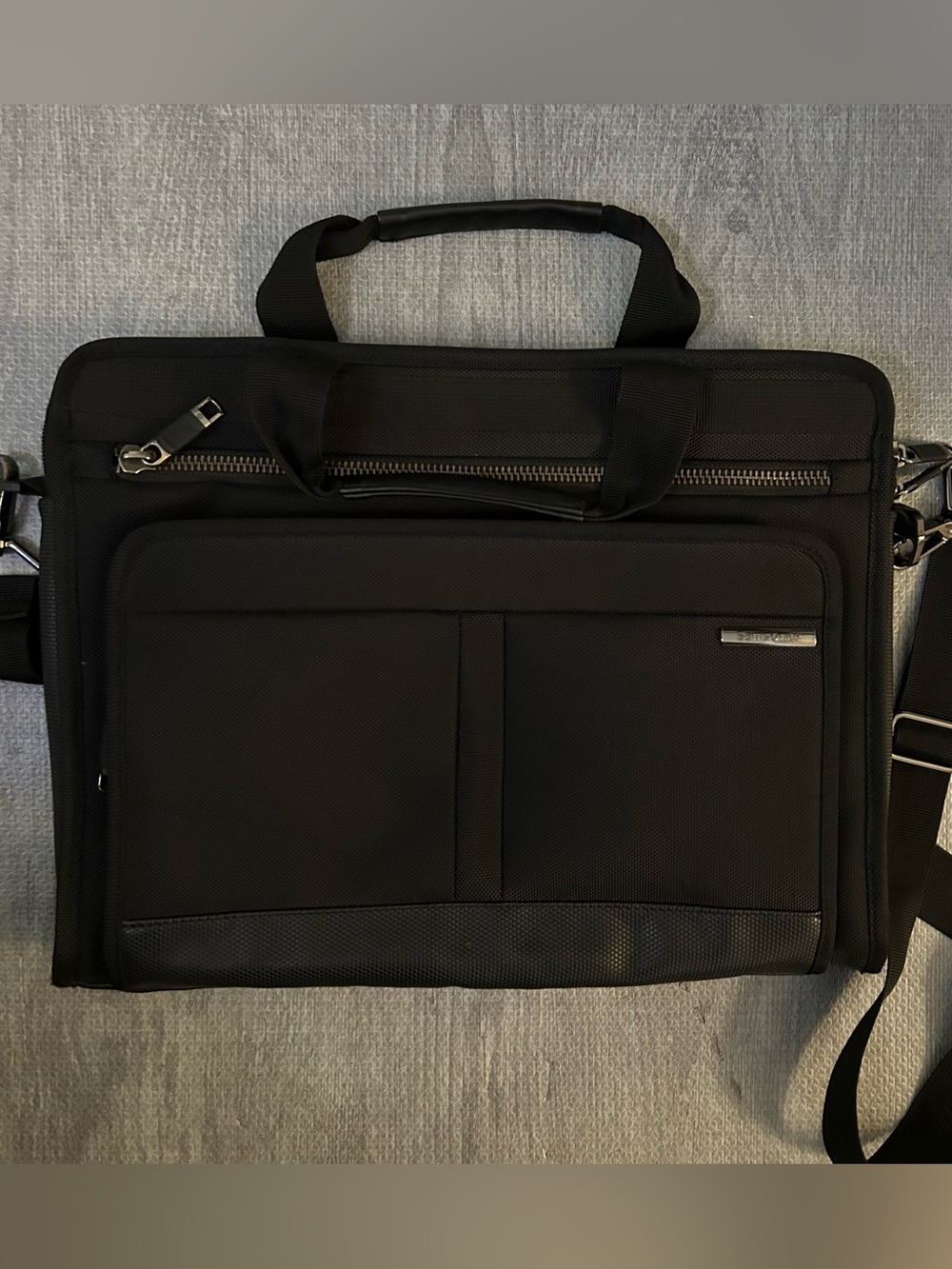 Samsonite Black Men's Laptop Briefcase with Front Organizer.